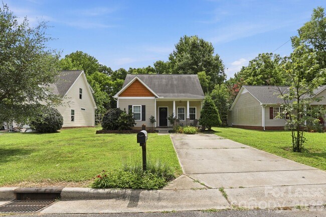 Building Photo - 1706 Dallas Ave