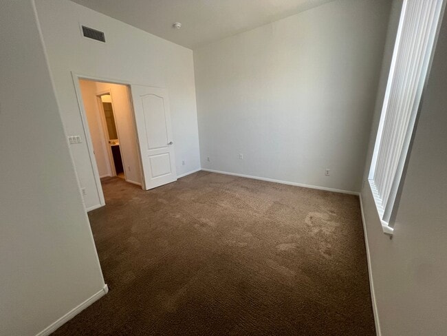 Building Photo - OVER 4000 SQ. FT. EXECUTIVE HOME IN GATED COMMUNITY