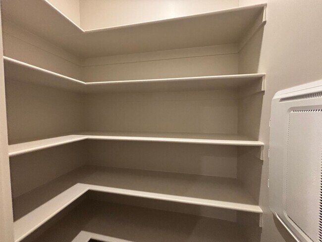 Building Photo - BRAND NEW TOWNHOME FOR RENT!