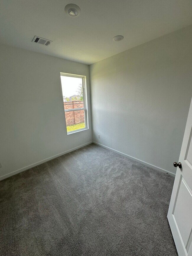Building Photo - 27407 Sunterra Village Dr