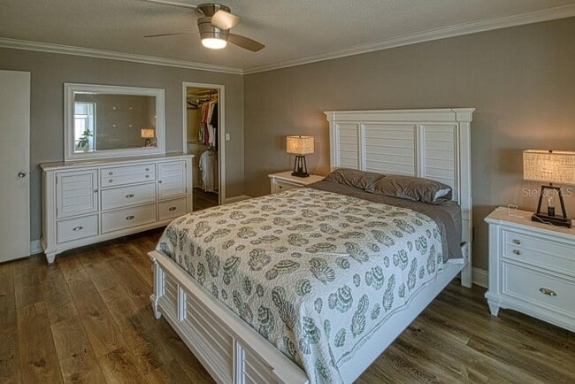 Building Photo - 4575 Cove Cir