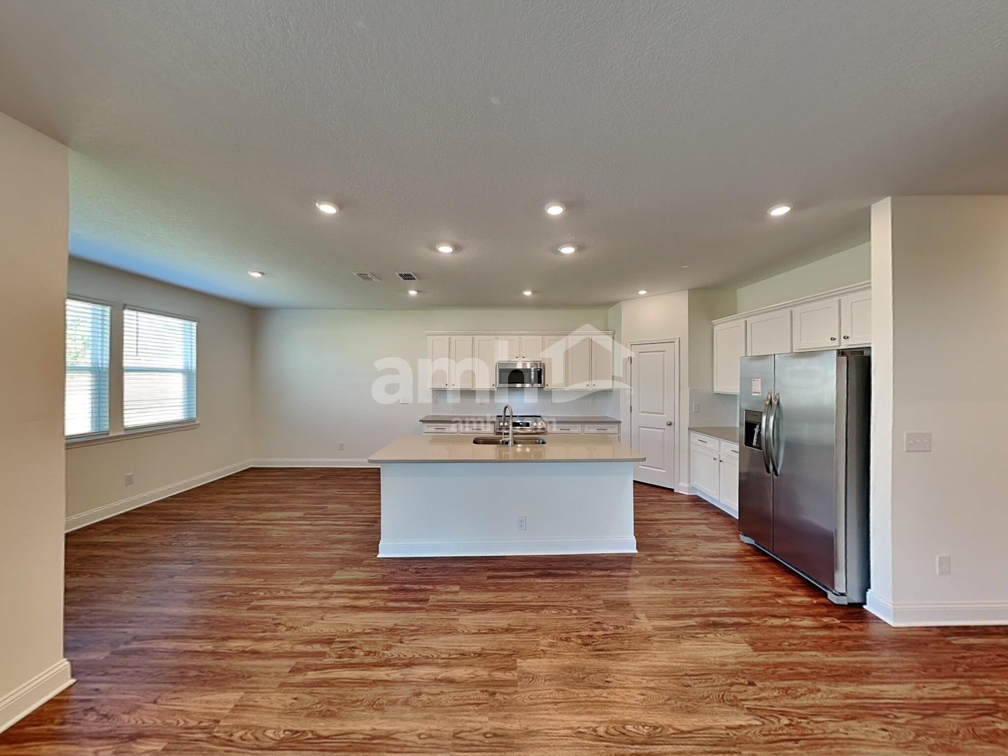 Building Photo - 210 Onate Cir