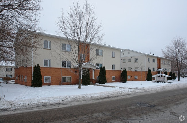 Building Photo - Queens Lane Apartments