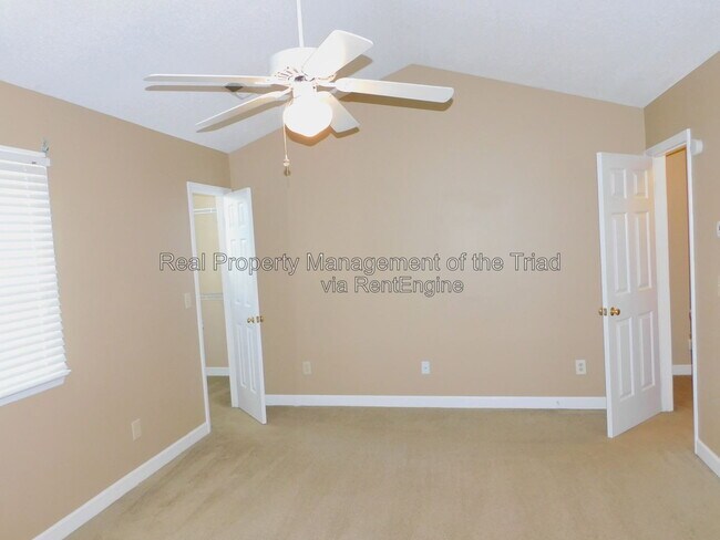 Building Photo - 12 Cedar Knoll Dr