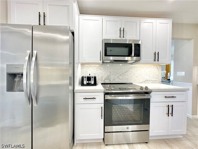 Building Photo - 3639 Kent Dr