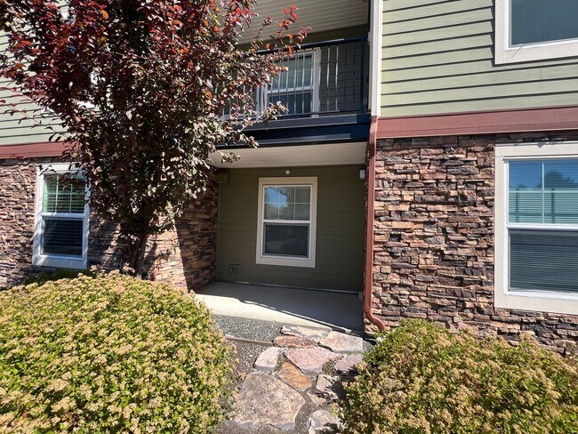 Building Photo - 1 Bedroom 1 Bath With Washer Dryer at Cypr...