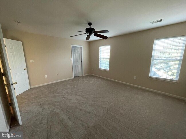 Building Photo - 43455 Quigley Ln