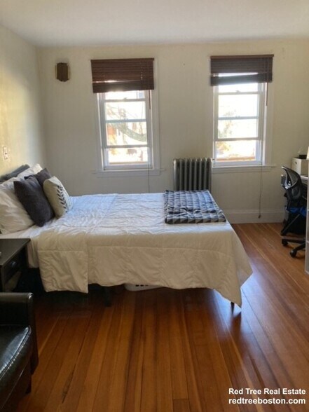 Building Photo - 216 Norfolk St