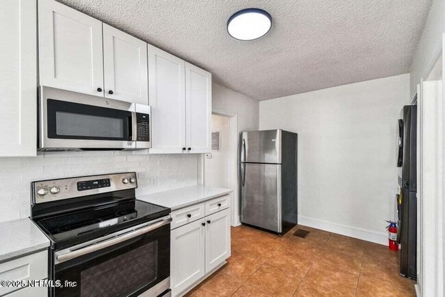 Building Photo - 3658 Herschel St