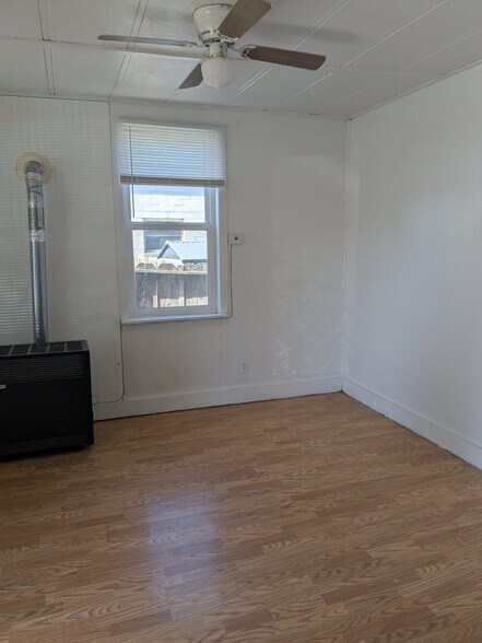 Building Photo - 811 Plum Ave