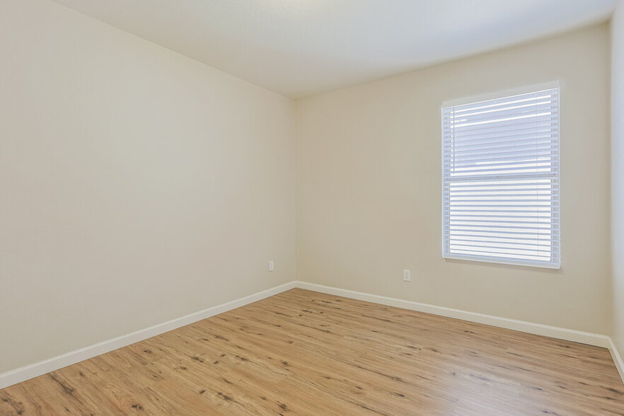 Building Photo - 1055 E Denim Trail