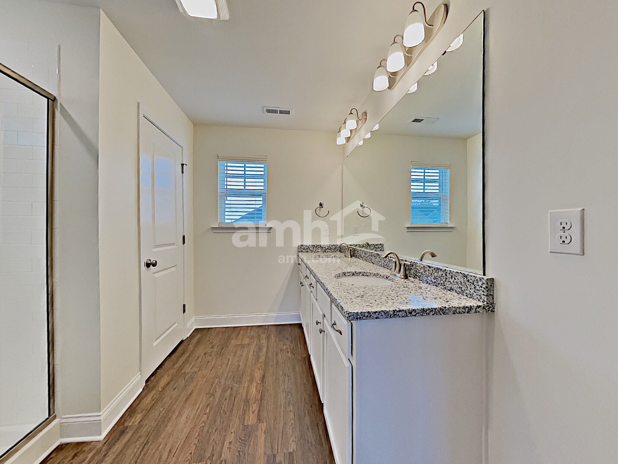 Building Photo - 107 Samara Ln