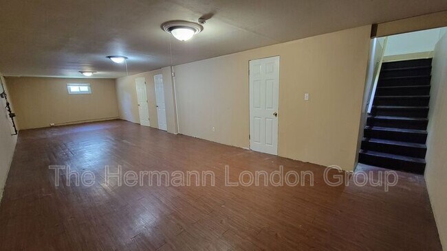 Building Photo - 3437 Elmhurst Dr