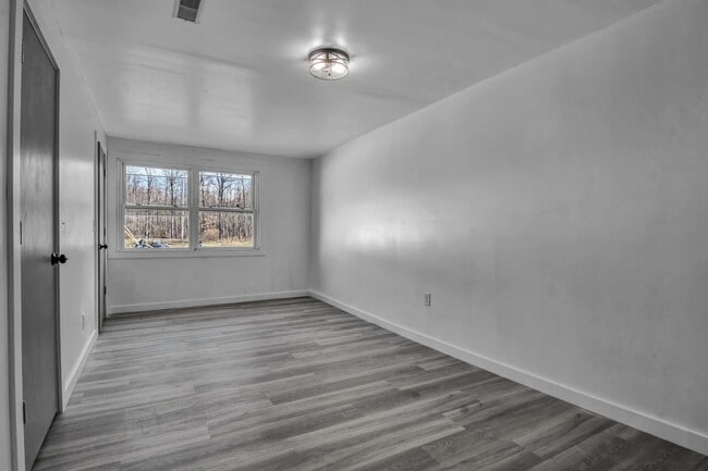 Building Photo - 5836 East Ln