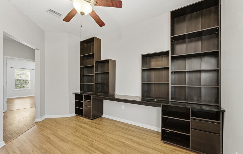 Building Photo - 1601 Majestic View Ln