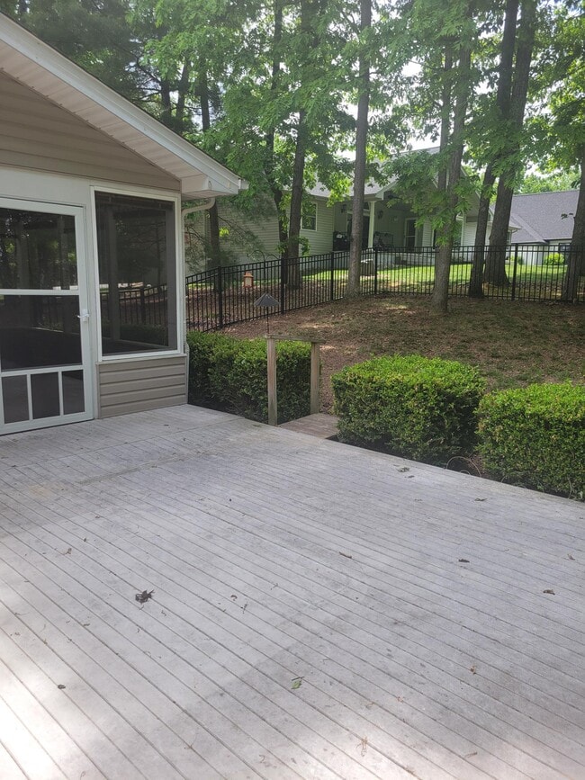 Building Photo - 11 Milnor Cir