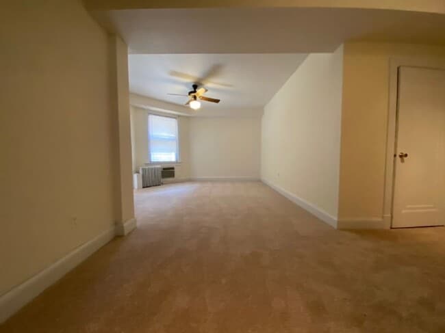 Building Photo - 2 BED 1 BATH Condo on the 1st Floor of The...