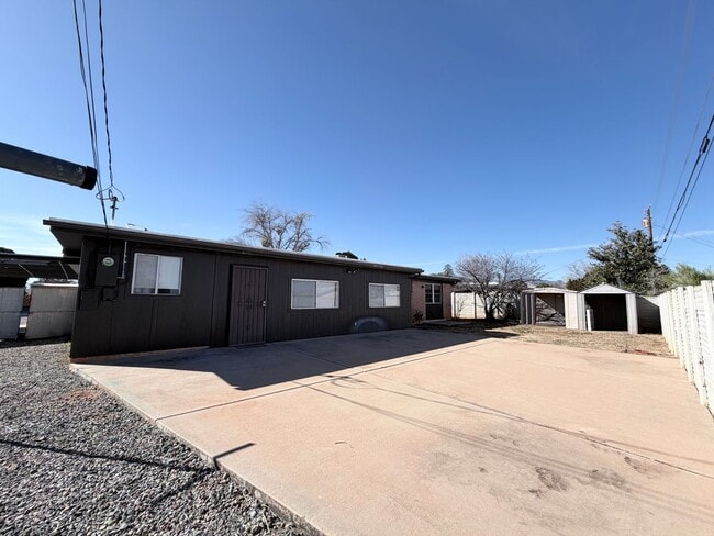 Building Photo - 3BR/2BA with Carport 1,958 sq.ft. rental in Sierra Vista, AZ