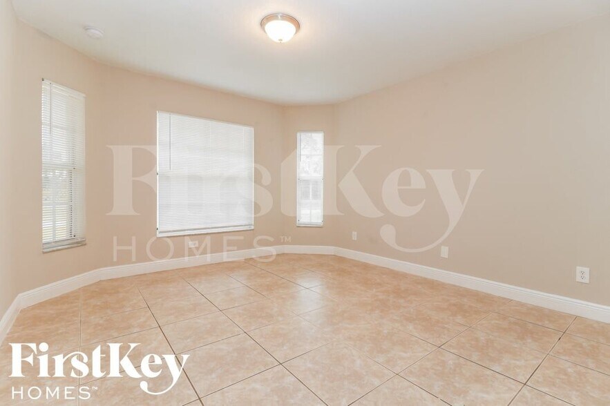 Building Photo - 4213 12th St SW