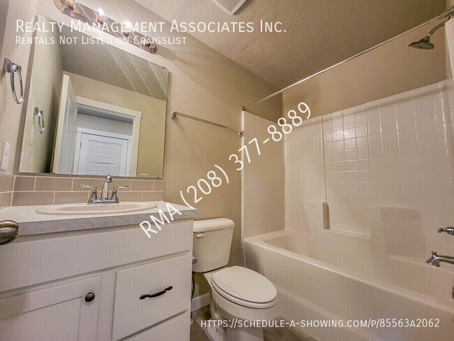 Building Photo - 6027 S Boddington Ln