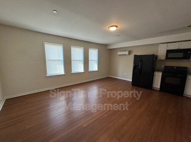 Building Photo - 44 E Franklin St