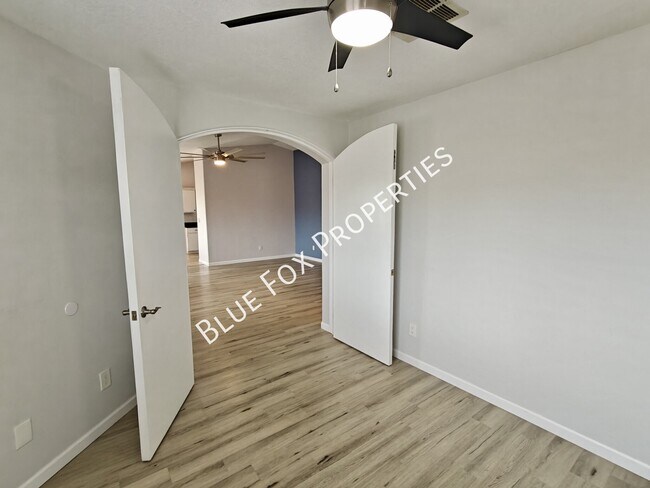 Building Photo - 8854 E Citrus Tree Dr