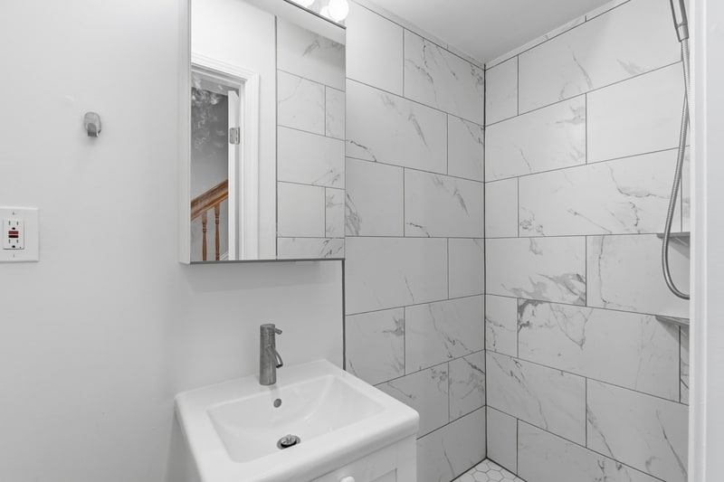 Building Photo - 2212 Cambridge St