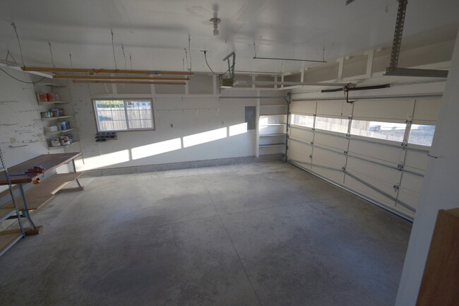 Building Photo - 1+ bed 2 bath home on a quiet cul-de-sac