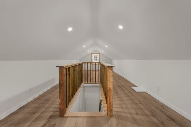 Building Photo - 1326 Ardee Ave