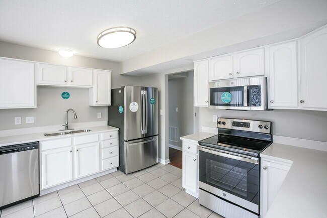 Building Photo - 3329 Gainesville Ct