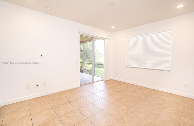 Building Photo - 8231 NW 127th Ln