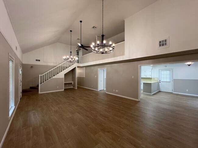 Building Photo - 9240-9250 Lockhart Rd