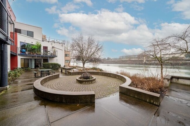 Building Photo - Modern Waterfront Living at The McCormick Pier! Call TODAY to schedule a tour! 503-664-4101