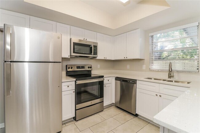 Building Photo - 9059 Dixiana Villa Cir