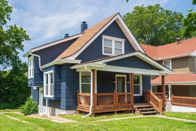 Building Photo - Charming 3-Bedroom Home with Spacious Layout and Bonus Utility Space