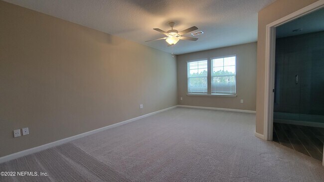 Building Photo - 12880 Josslyn Ln
