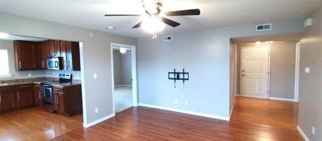 Building Photo - 6124 Welsh Dr