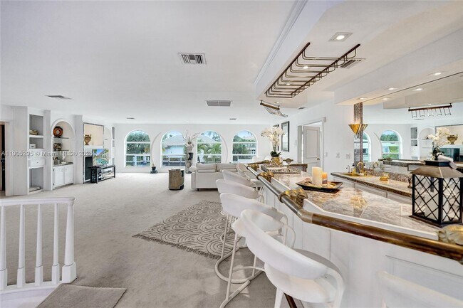 Building Photo - 2889 NE 35th St