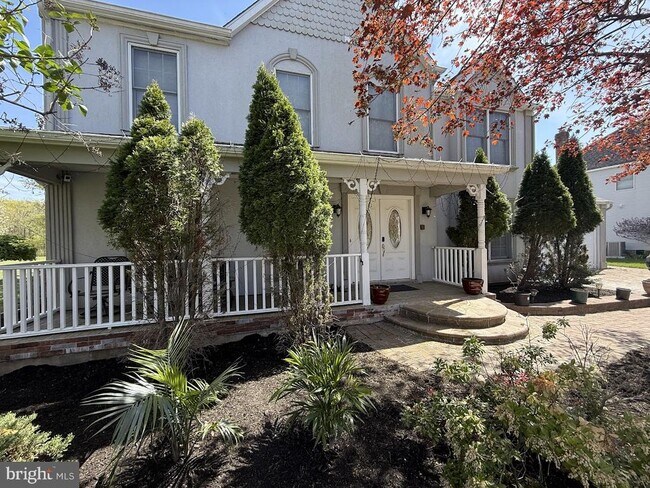 Building Photo - 21 Crestview Dr