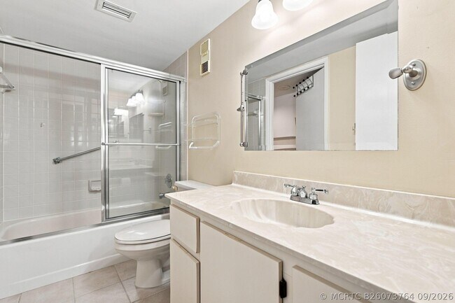 Building Photo - 7290 Kinghurst Dr