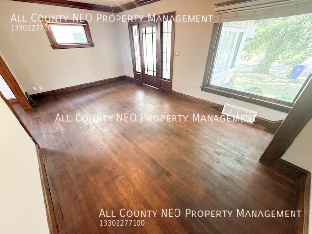 Building Photo - 3521 W 123rd St