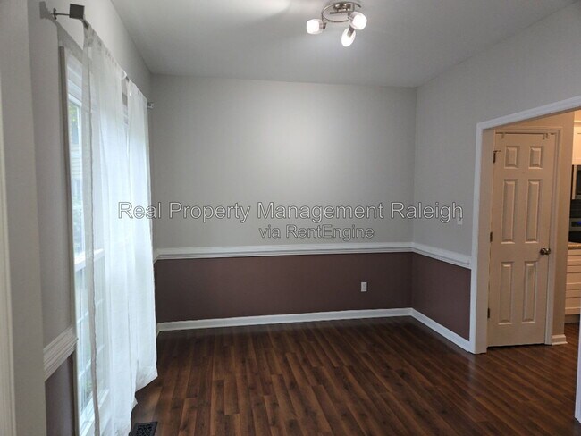 Building Photo - 8500 Clivedon Dr