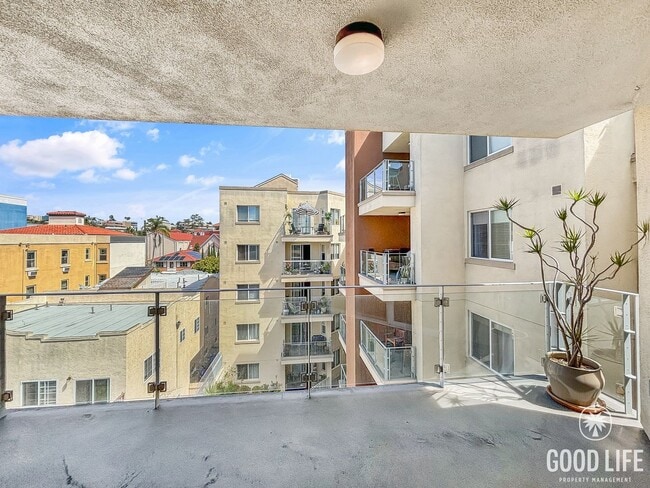 Building Photo - Beautiful 1BD/1BA Condo in Little Italy W/ A/C, W/D, Private Balcony, Reserved Parking, and Rooft...