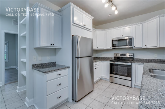 Building Photo - 210 Creekside Ln