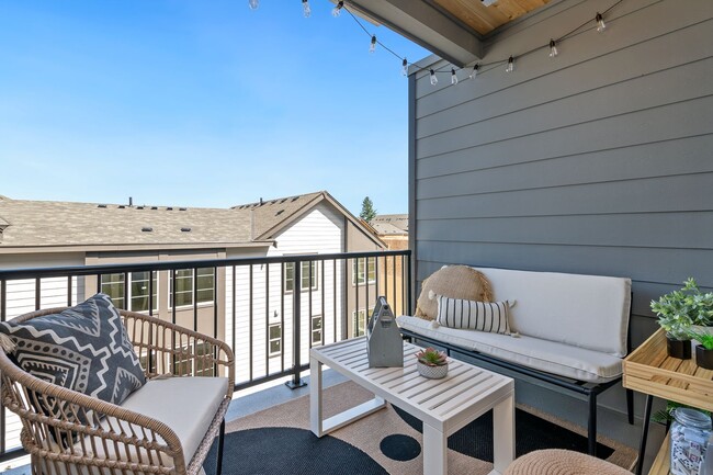 Building Photo - Modern 2-Bedroom Townhome in Kenmore Balbi...