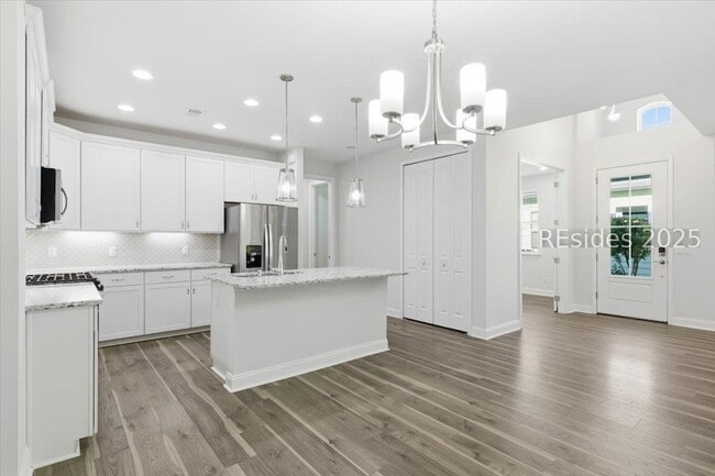 Building Photo - 155 Weekend Ave