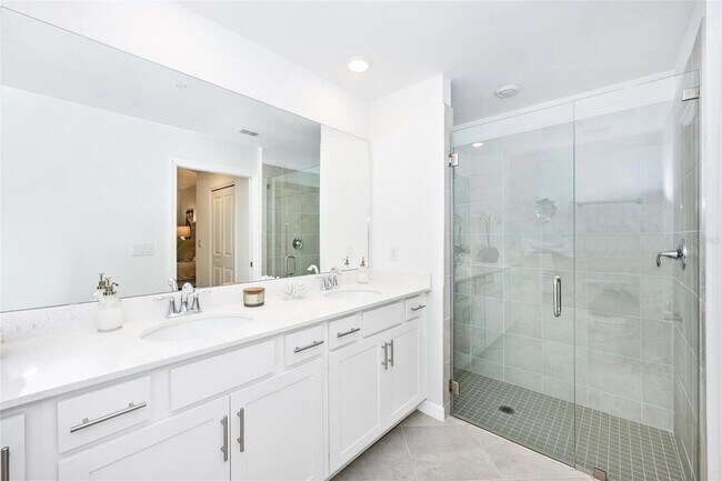 Building Photo - 12470 Wellen Golf St
