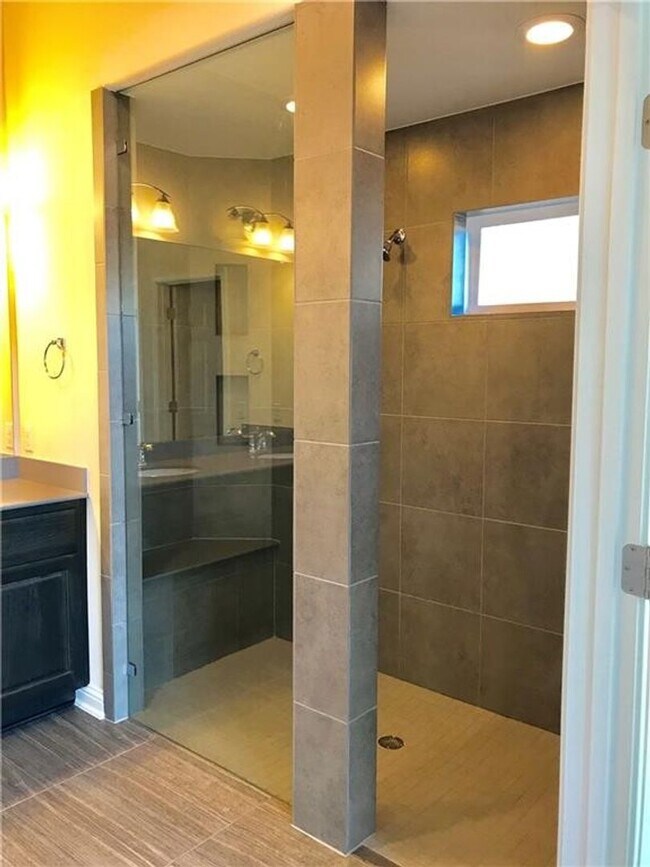 Building Photo - House for lease in Austin.
