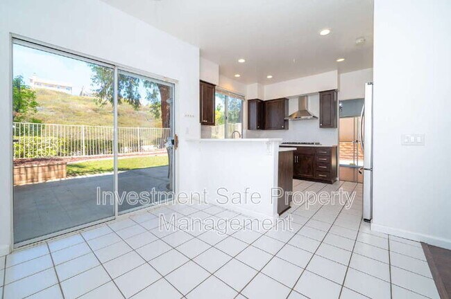 Building Photo - 39945 Temecky Way