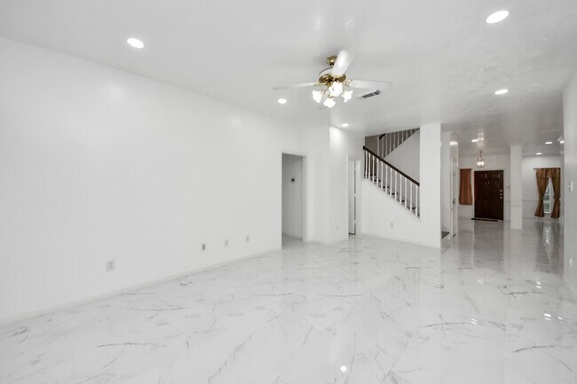 Building Photo - 3138 Waters View Dr